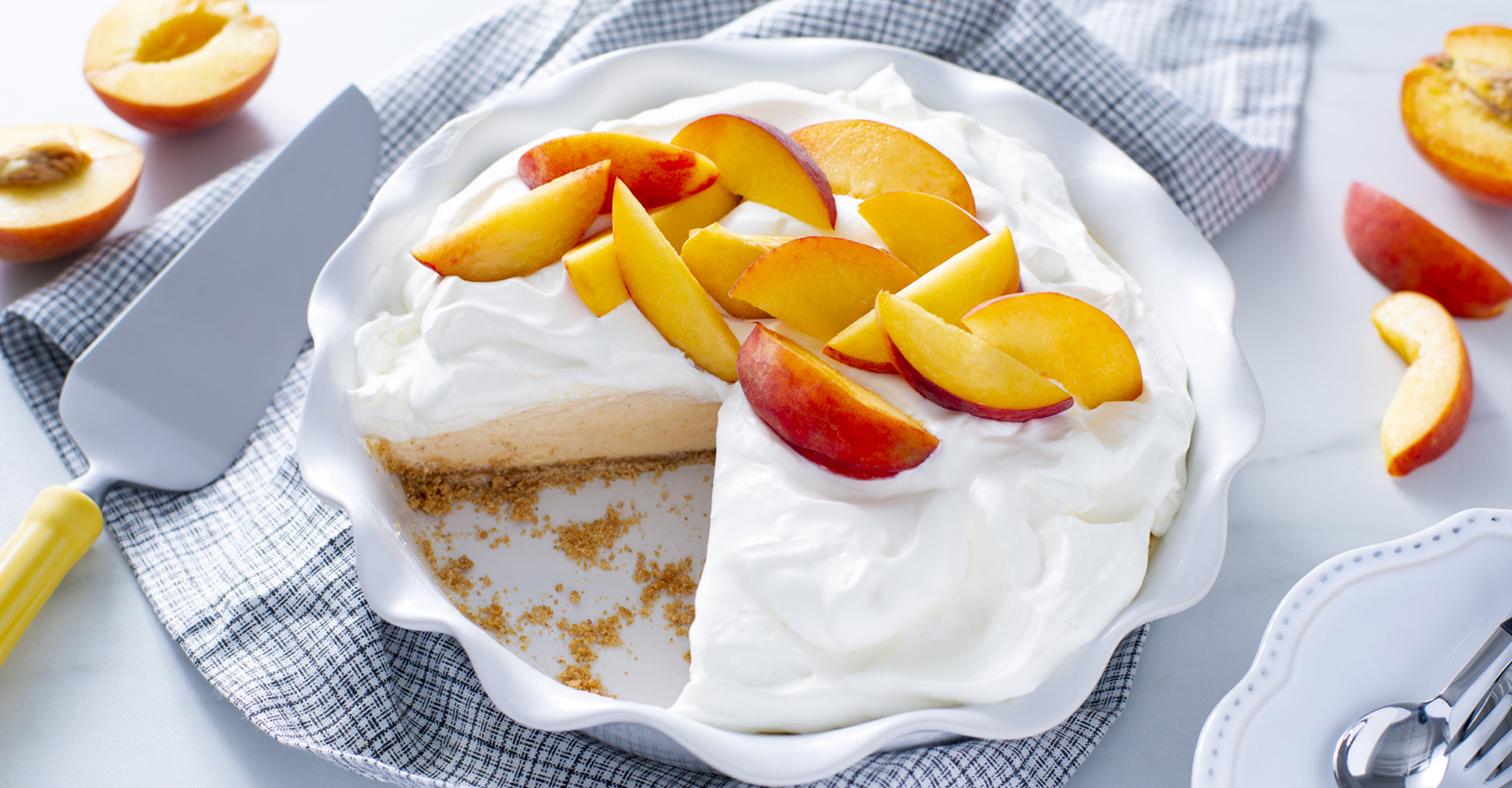 Sliced Peaches and Cream Frozen Pie