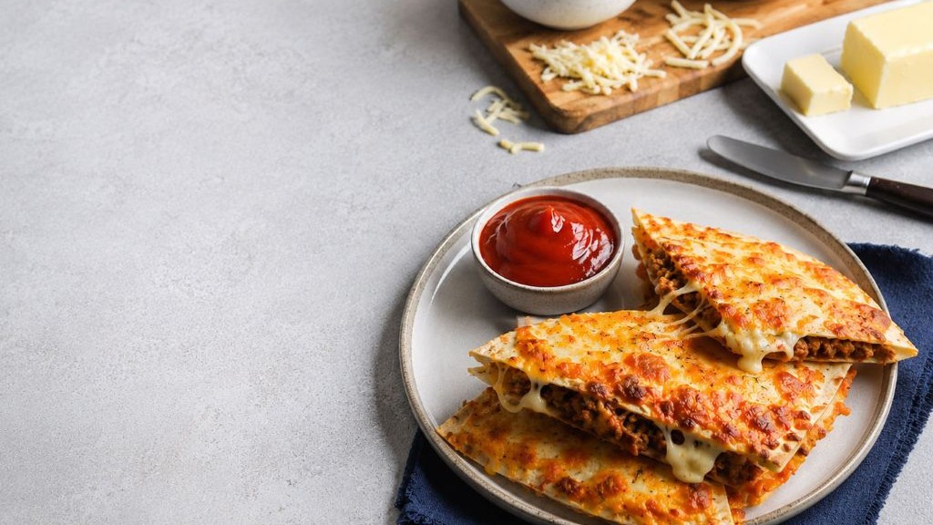 Cheesy Beef Pockets​